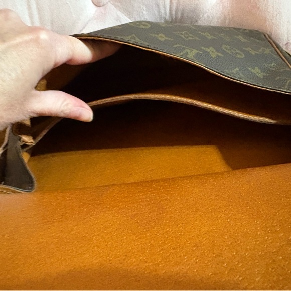Louis Vuitton large monogram Vintage Cartouchiere messenger/crossbody bag 🤩 - Picture 8 of 10